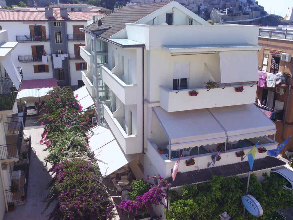 Hotel Mayor سبرلونغا المظهر الخارجي الصورة